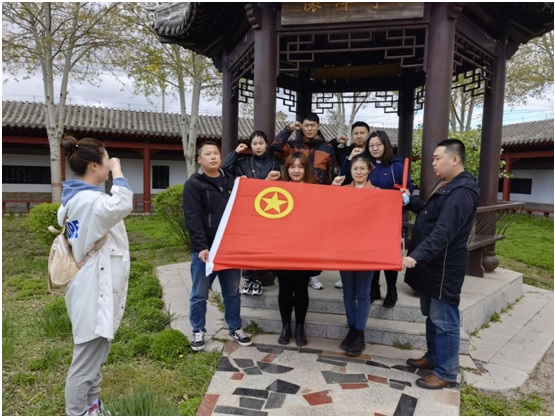 組織參觀烏蘭夫故居.jpg