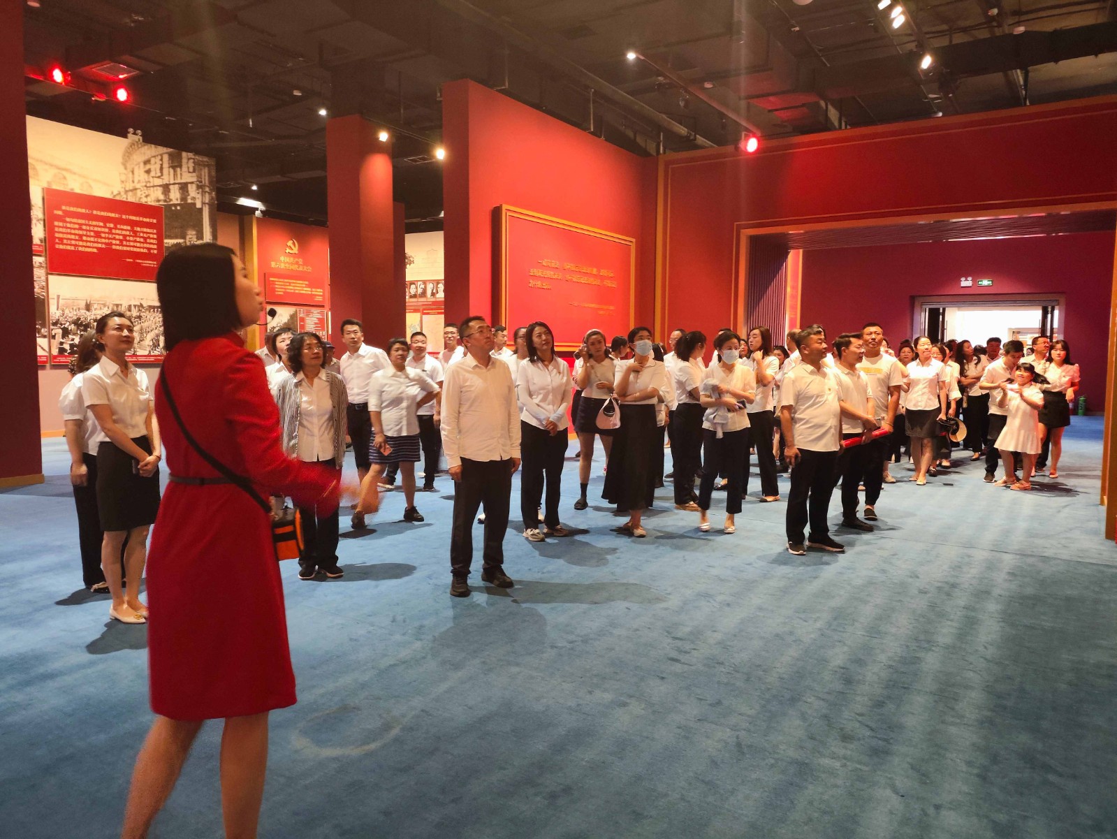 “不忘初心 牢記使命 ——中國(guó)共産黨革命曆史展覽”主題展覽活動圖2_.jpg