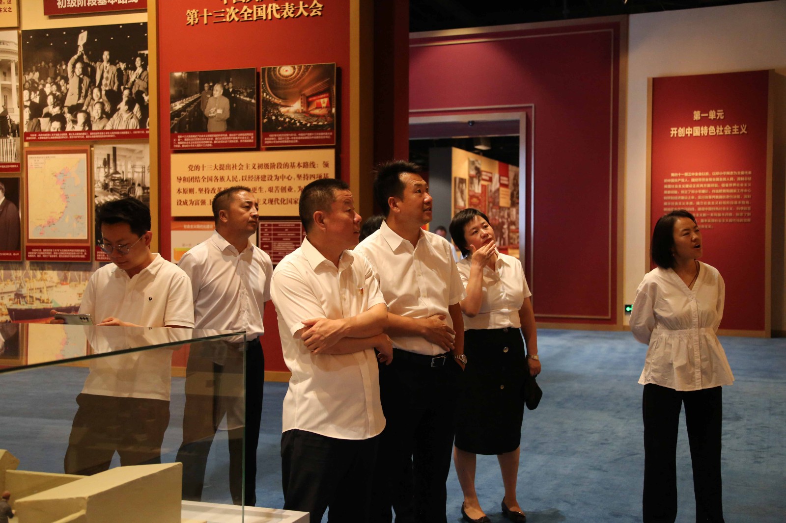 “不忘初心 牢記使命 ——中國(guó)共産黨革命曆史展覽”主題展覽活動圖3_.jpg